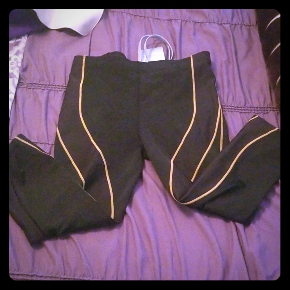 CWX running capris Large NWT